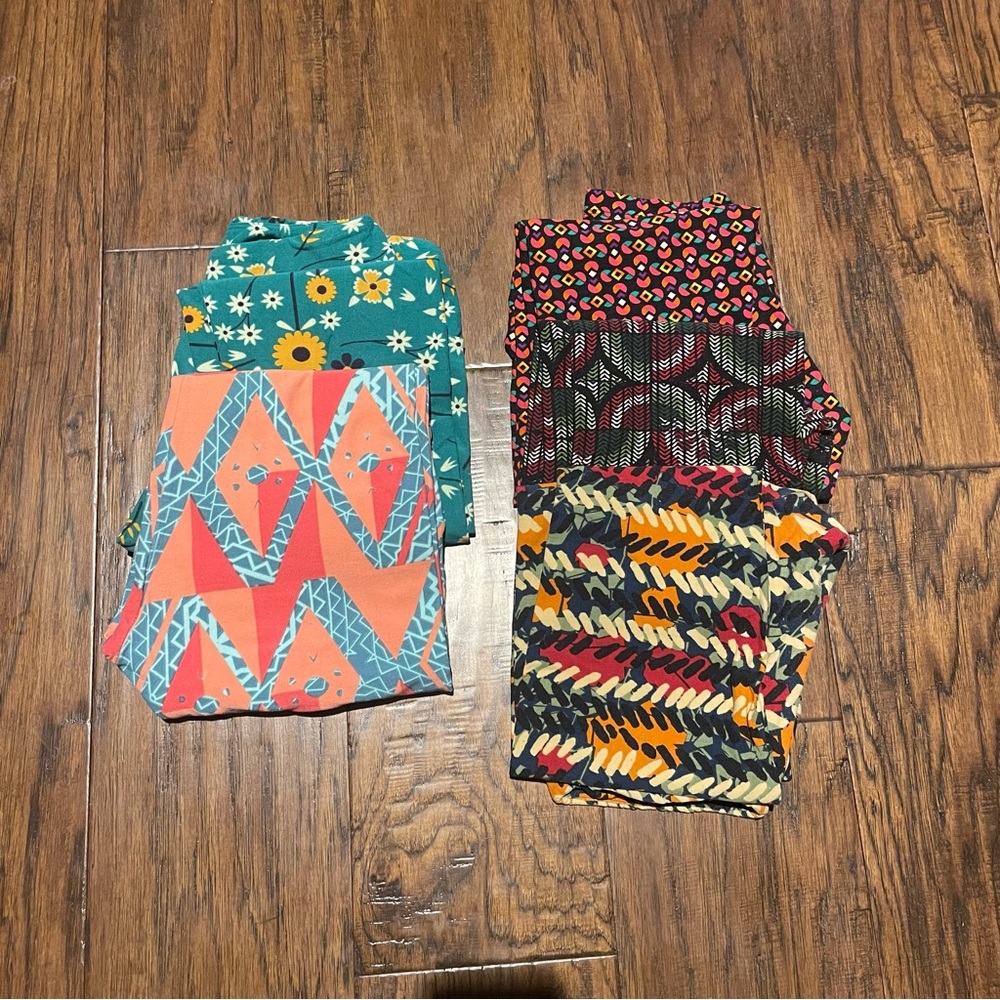 Five pairs Lula Roe leggings, one size.